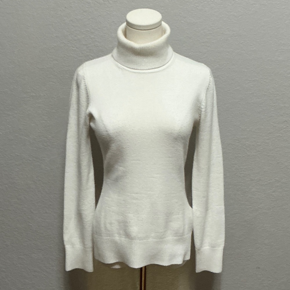 White House Black Market White Turtleneck Sweater